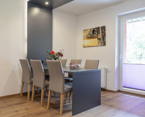 Ferienwohnung Eisenerz mit Hund Erzberg Alpin Resort für 4 Personen Essbereich