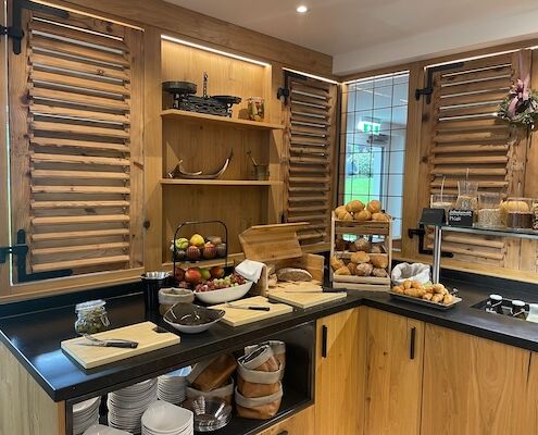 Schnitzers Dahoam_Urlaub mit Hund_Frühstück Brot