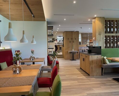 Schnitzers Dahoam_Urlaub mit Hund_Restaurantbereich