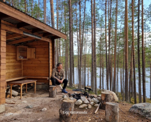 Hütte am See Lev Naturanda