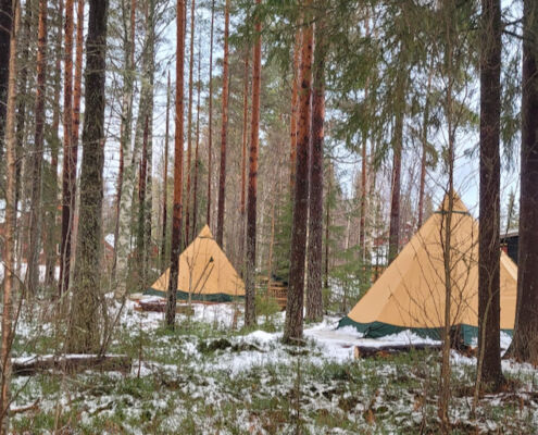 Die beiden Zelte als Unterkünfte
