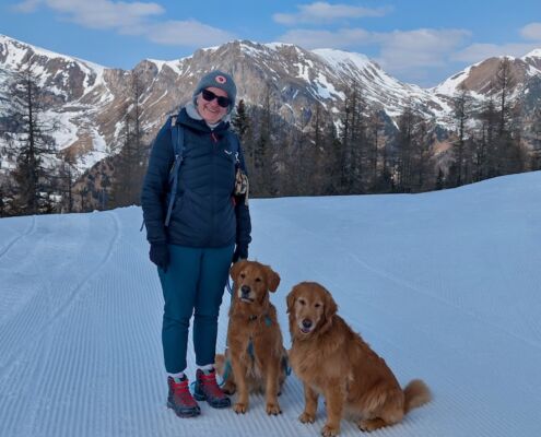 Urlaub mit Hund_Österreich_Kärnten_St. Oswald_Hundewandern im Schnee_by Natasja Reedjik