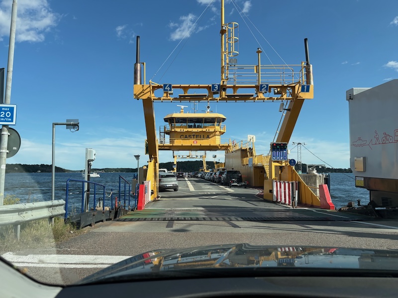 schweden-mit-hund-reisebericht-vaxholm-schaerenfaehre
